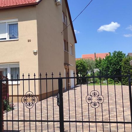 Appartamenti Delle Vacanze Keszthely Bagian luar foto