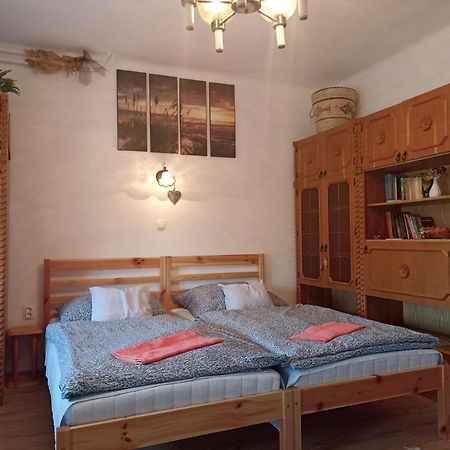 Appartamenti Delle Vacanze Keszthely Bagian luar foto