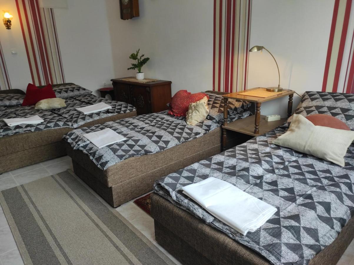 Appartamenti Delle Vacanze Keszthely Bagian luar foto