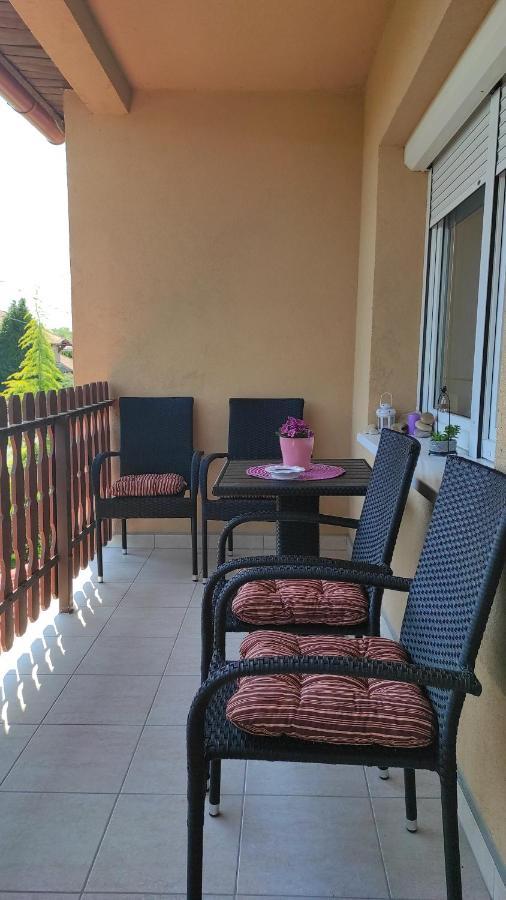 Appartamenti Delle Vacanze Keszthely Bagian luar foto