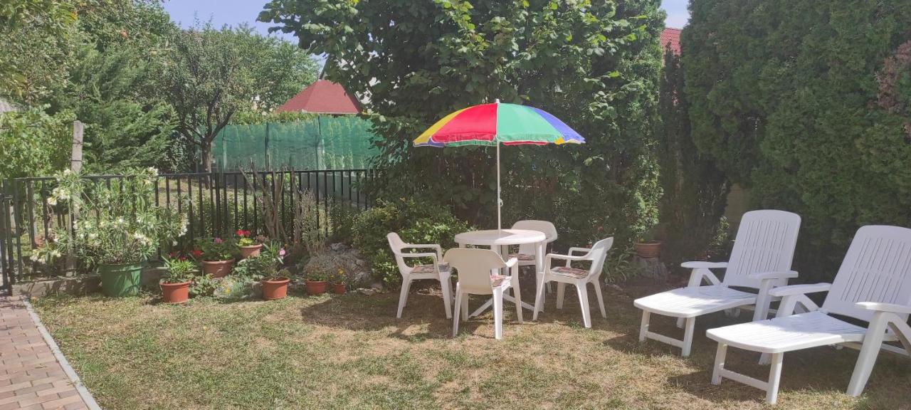 Appartamenti Delle Vacanze Keszthely Bagian luar foto