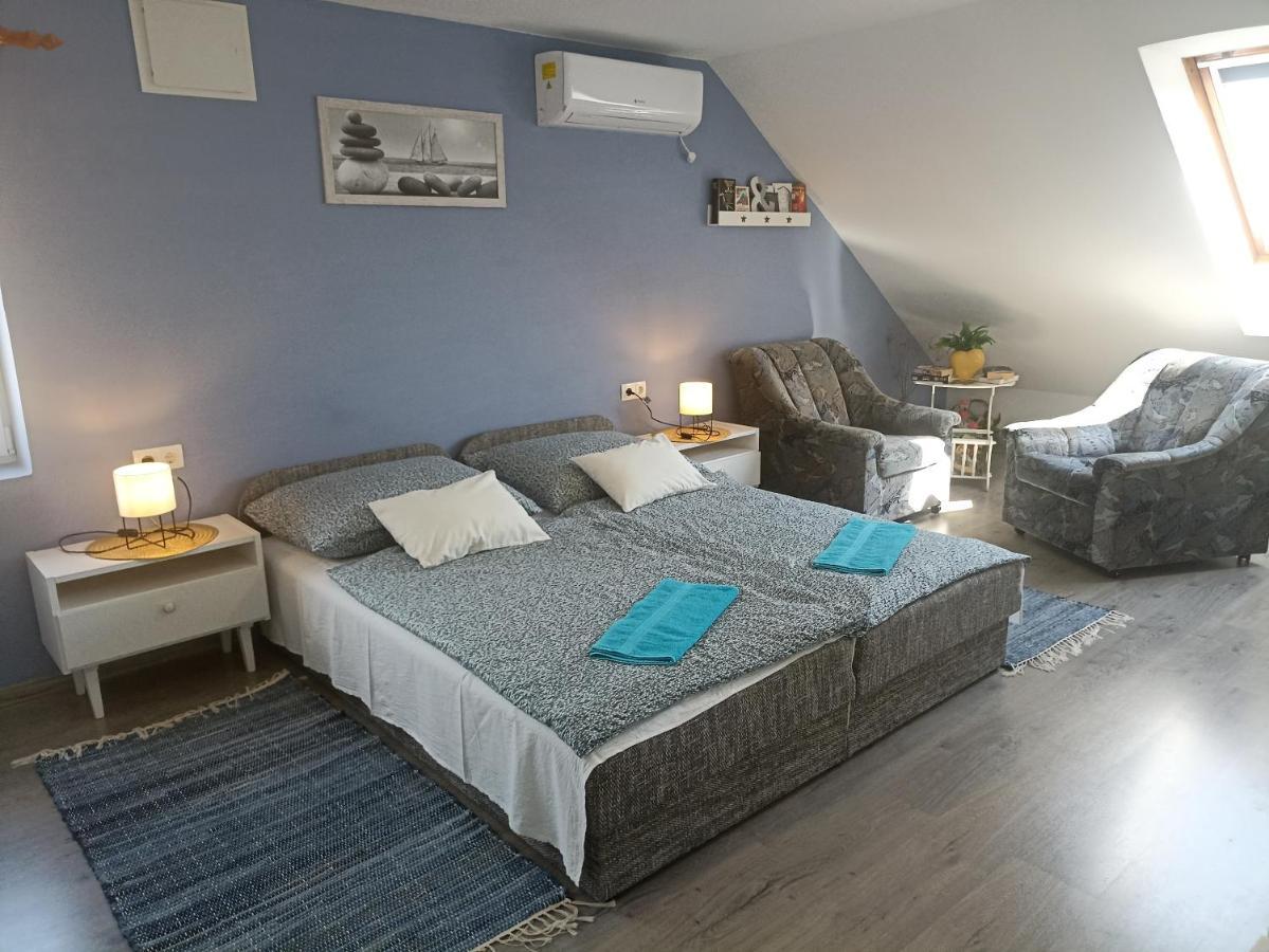 Appartamenti Delle Vacanze Keszthely Bagian luar foto