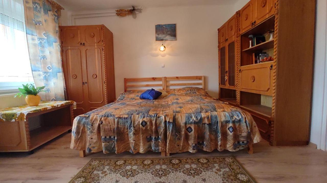 Appartamenti Delle Vacanze Keszthely Bagian luar foto