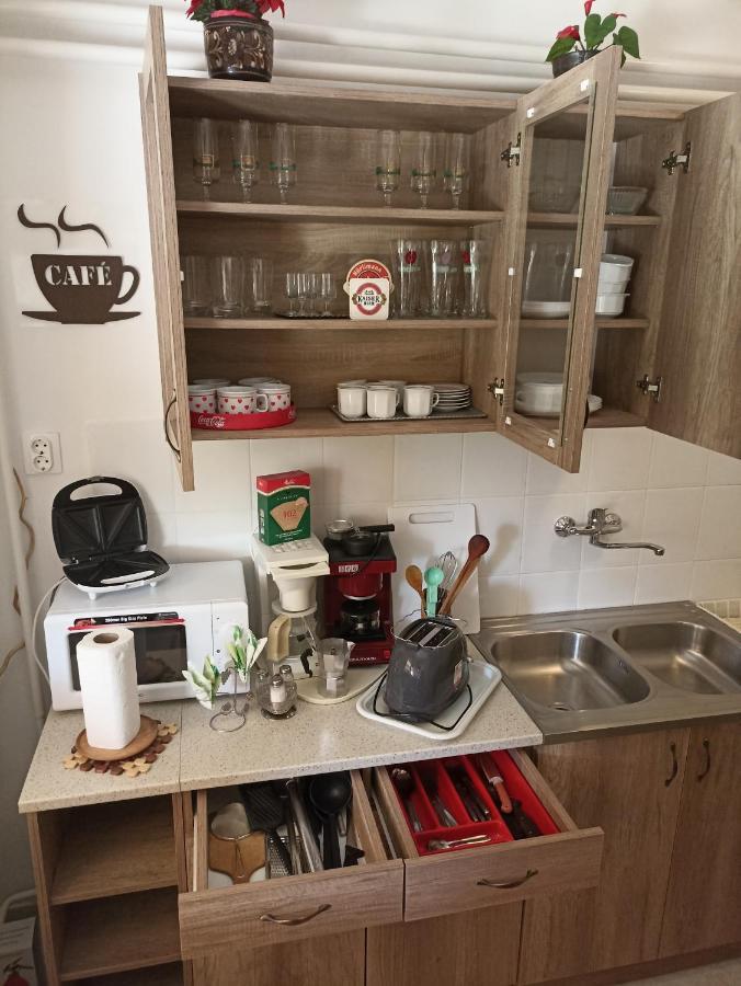 Appartamenti Delle Vacanze Keszthely Bagian luar foto